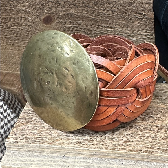 Genuine Leather Braided Belt with Brass Buckle – Size Small - Picture 8 of 8